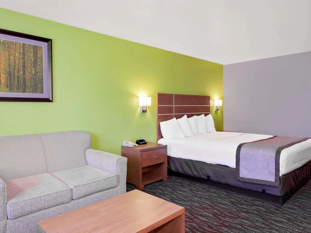 Days Inn & Suites by Wyndham Arcata