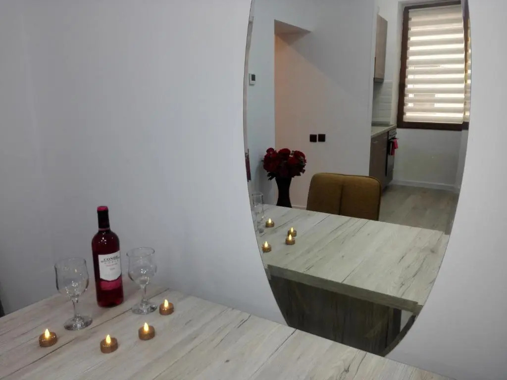 A. Einstein 9A Apartament