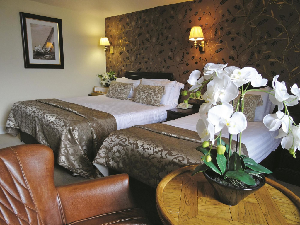 Lakes Hotel & Spa