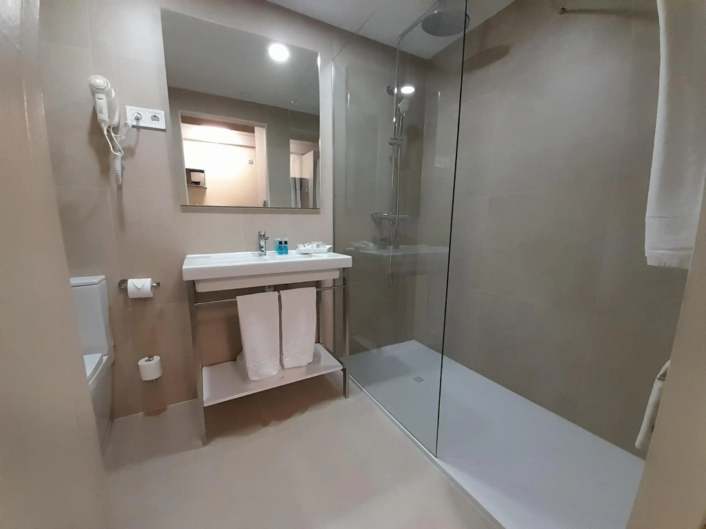 Eco Alcalá Suites