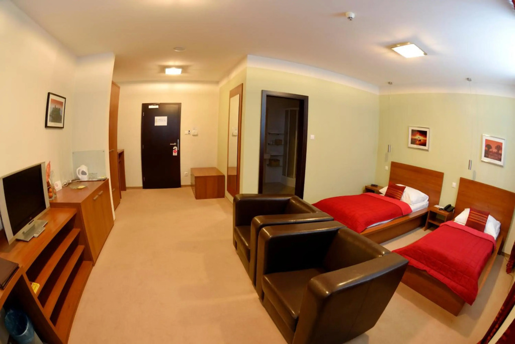 Aston Hotel