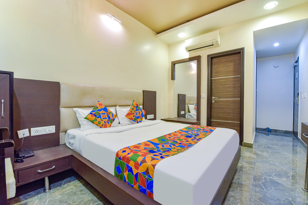 FabHotel Resolute