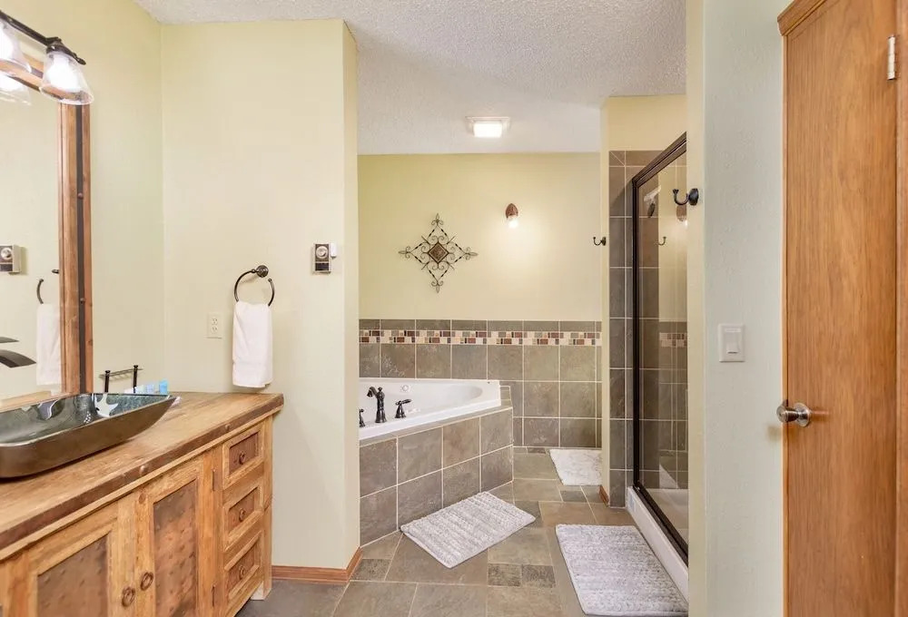 Divine Luxury Vacation At Windcliff 3 Bedroom Home by RedAwning