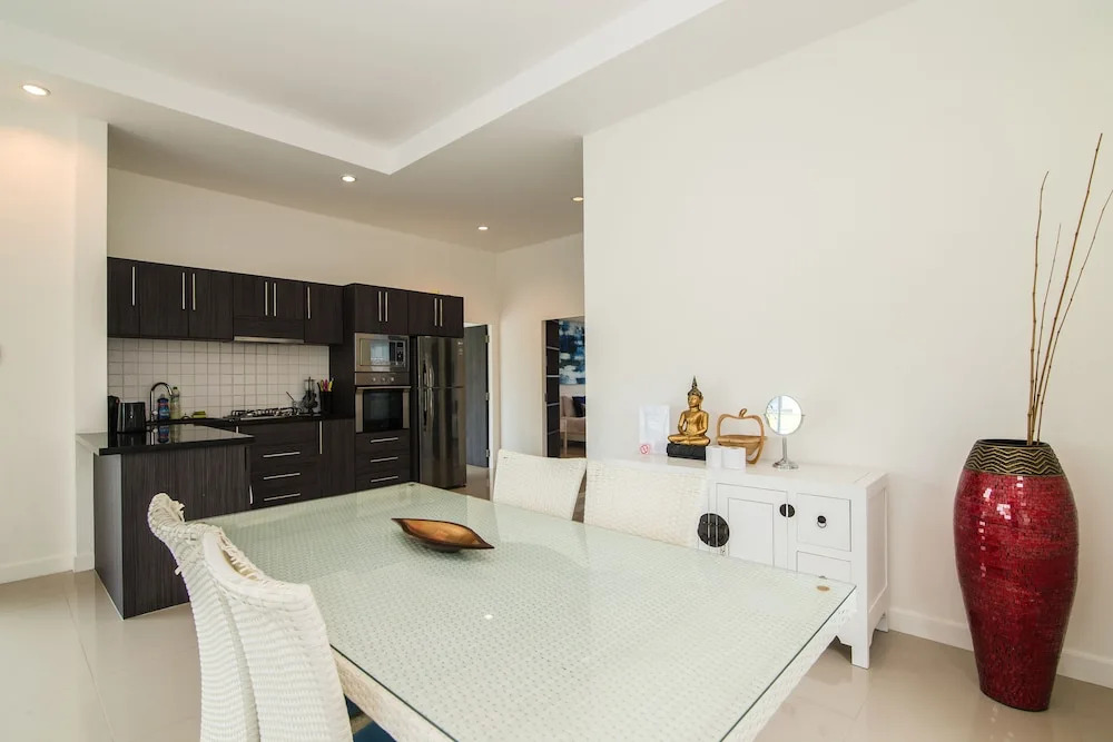 Hua Hin Pool Villa with 4 Bedrooms L50