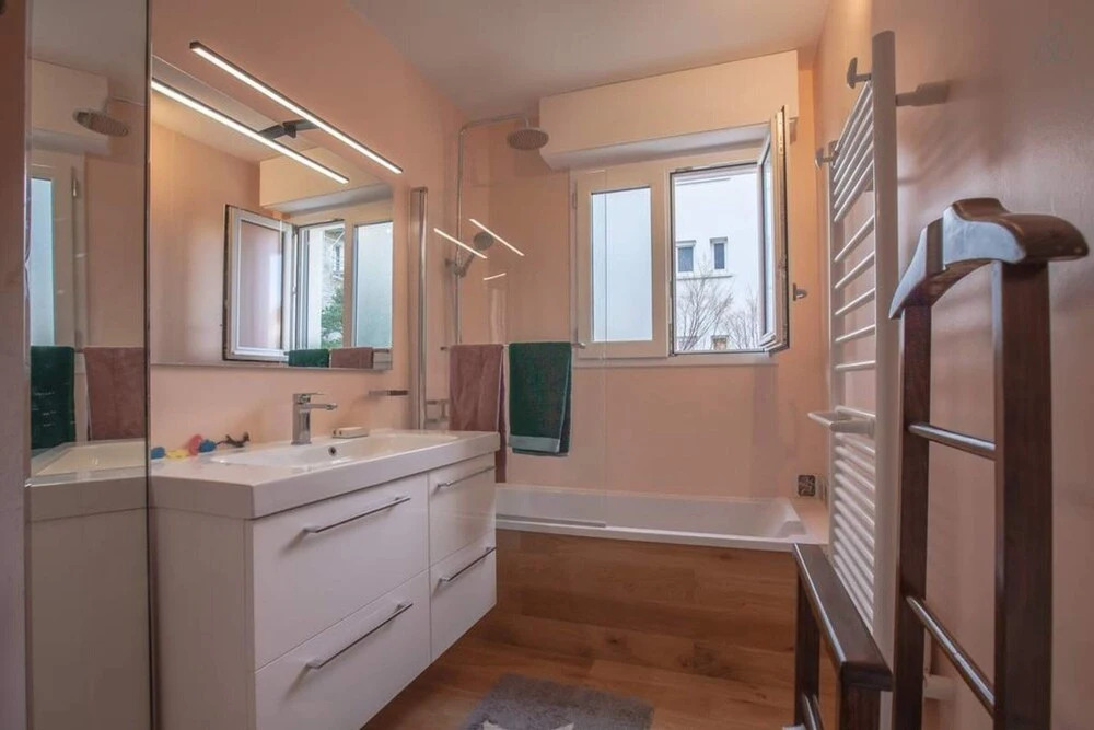 Charming Duplex With Terrace for 8 People in Port Vieux
