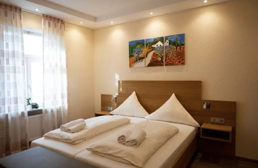 Gasthause Zur Krone Hotel