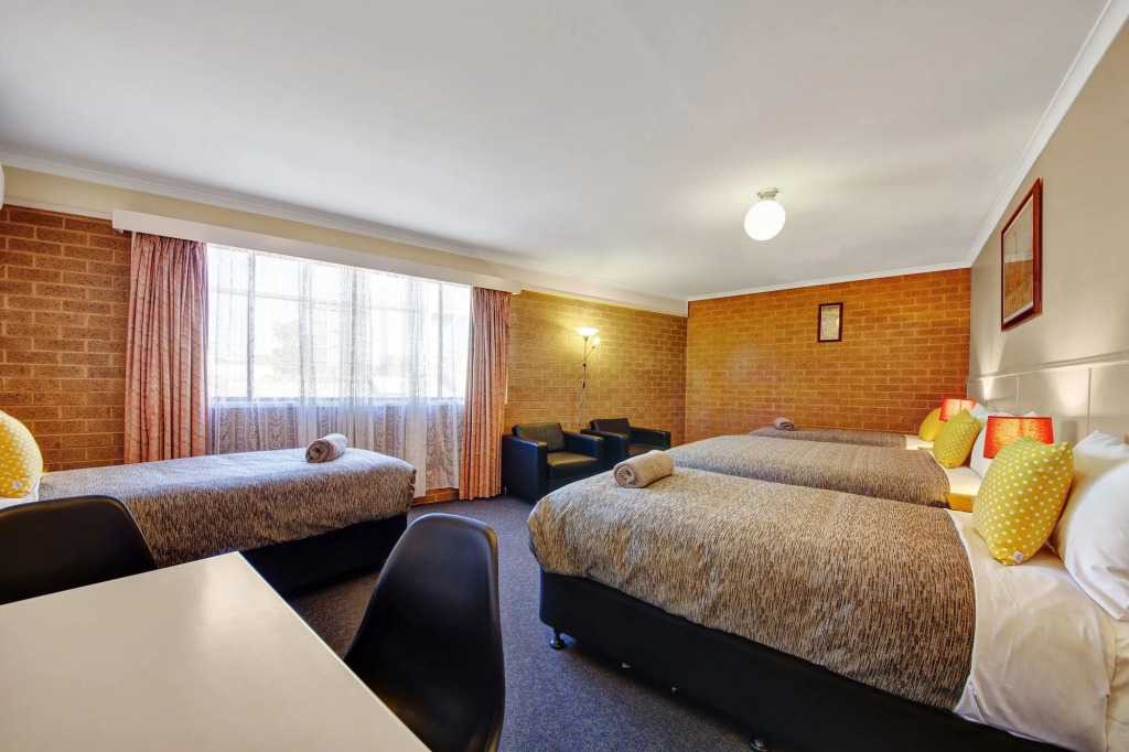 Central Deborah Motel