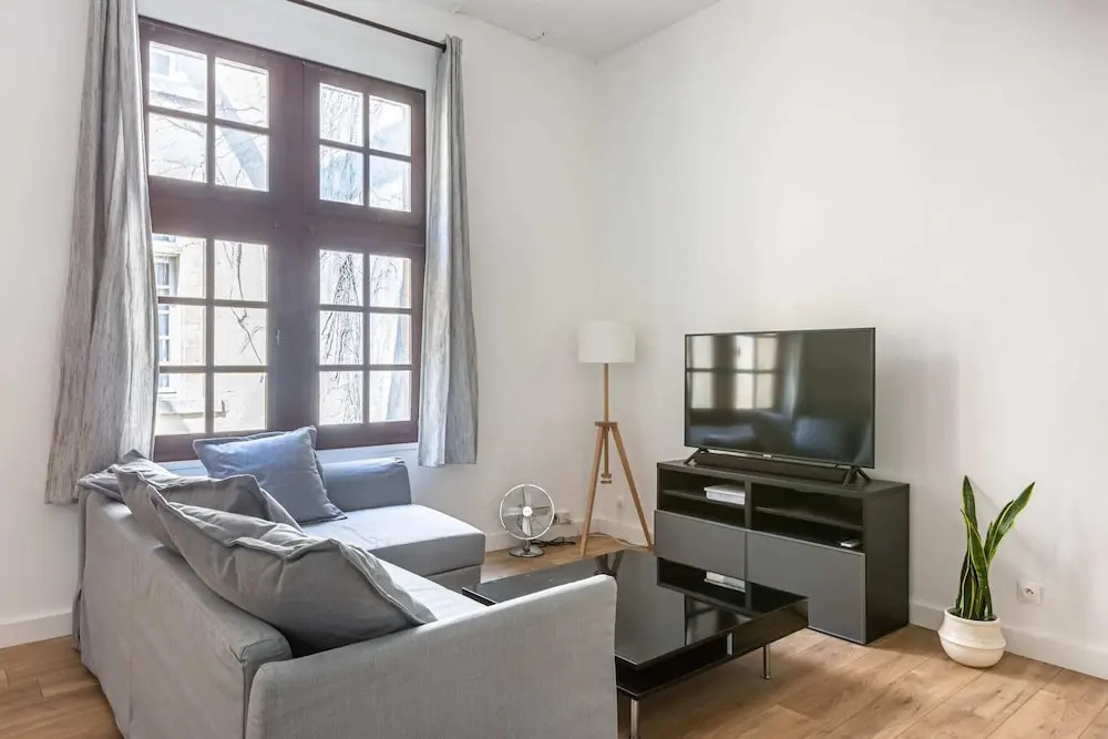 Cosy apartment in historic center by GuestReady