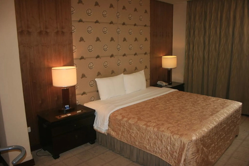 Warm Life Hotel