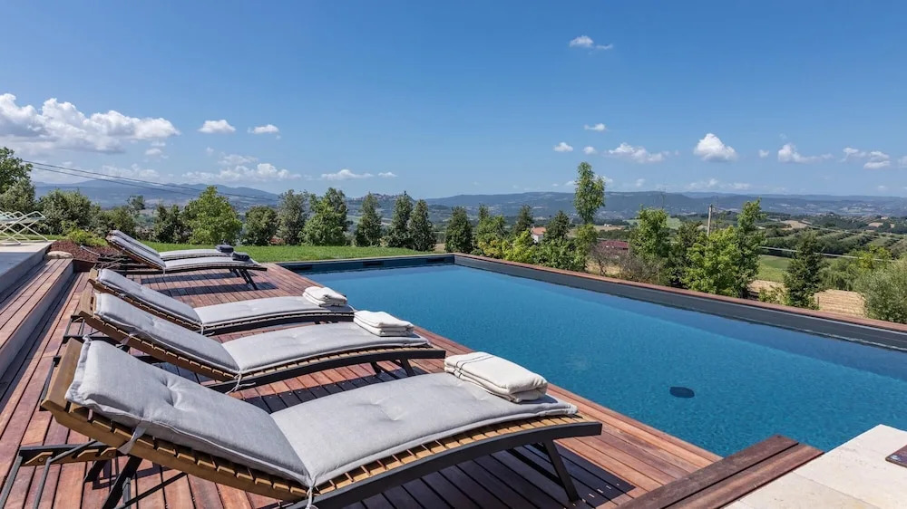 CASALE THE PLACE 6&2, Emma Villas