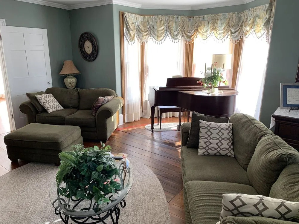 Centennial Inn Bed & Breakfast