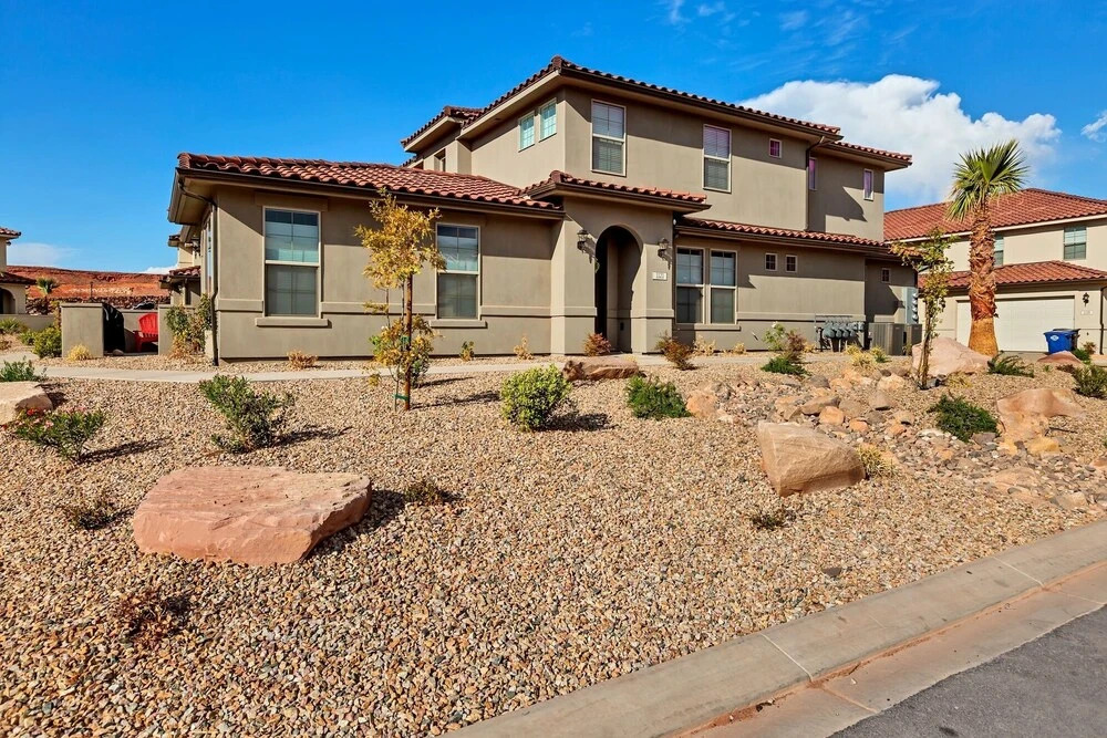 Gateway 3 Bedroom Townhouse by Redawning