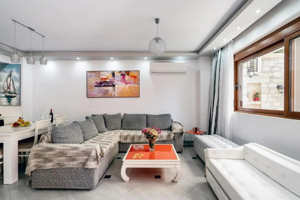 Vasili's Home - 5 Min from the City Ceter