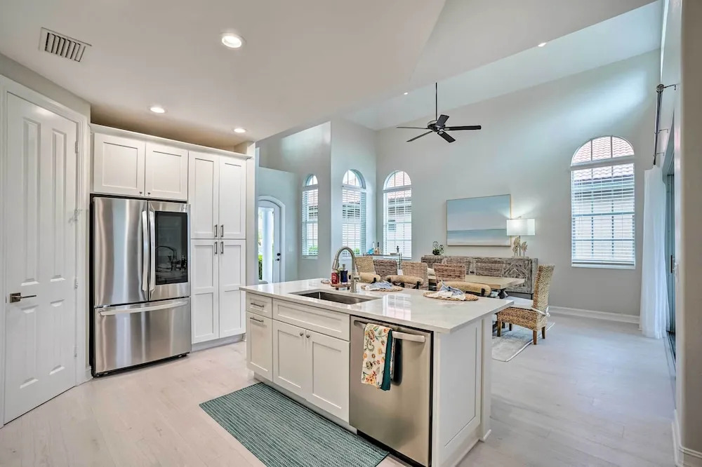 Luxury Naples Home w/ Private Pool & Hot Tub