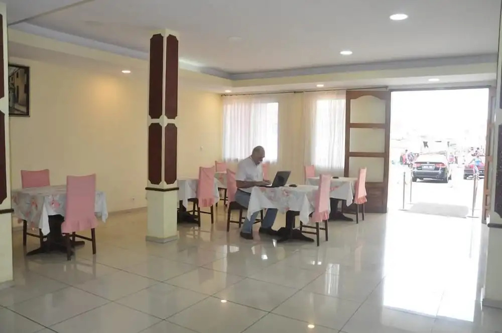 Hotel Plazza Inn