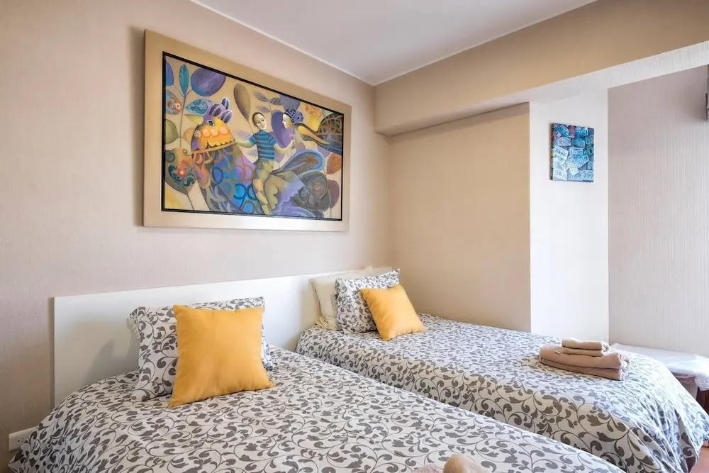 Ur Place Rentals - Modern 3bdrm, Swimming Pool And Gym