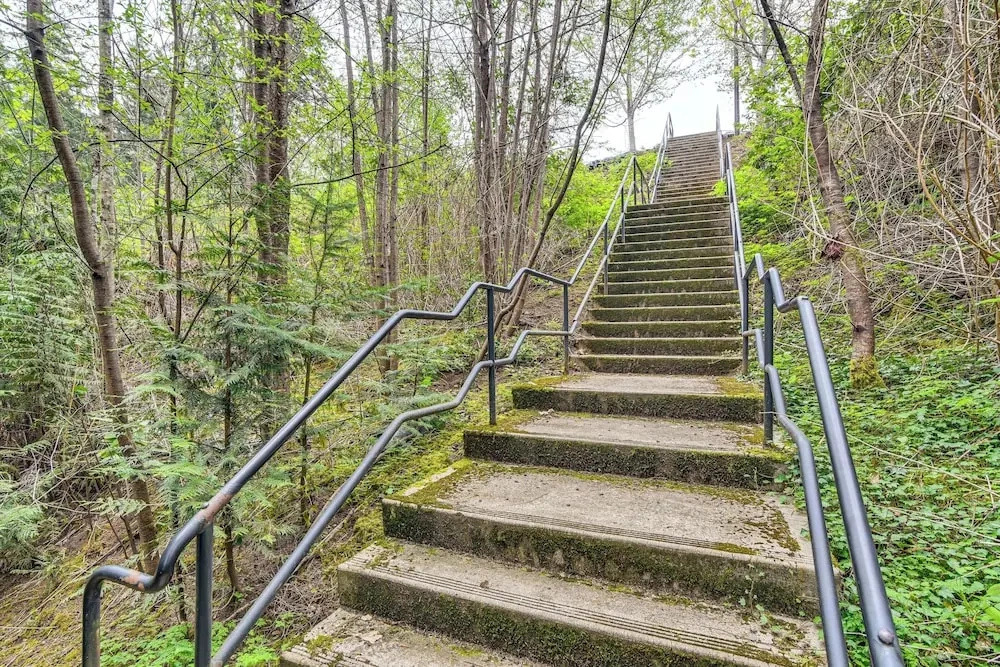Walk to Park & Creekside Trails! Modern Sandy Home