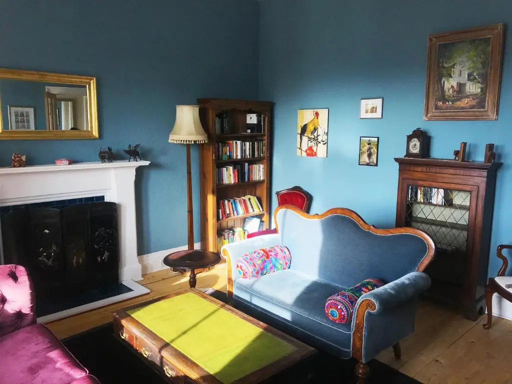 Grand top floor apartment in the Royal Bank House