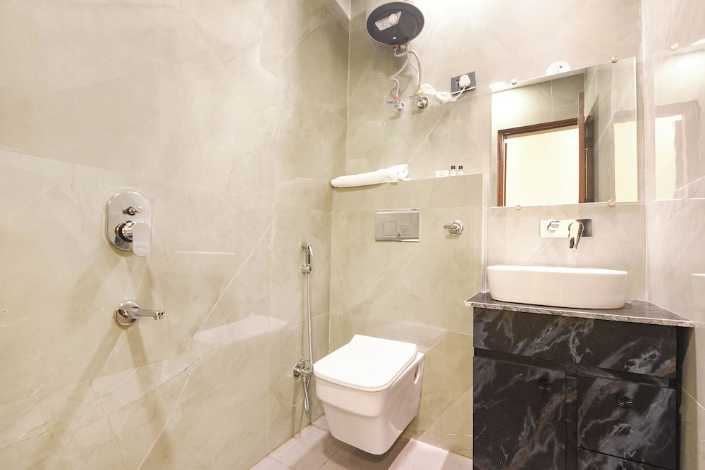 Fabhotel Pvs Grand