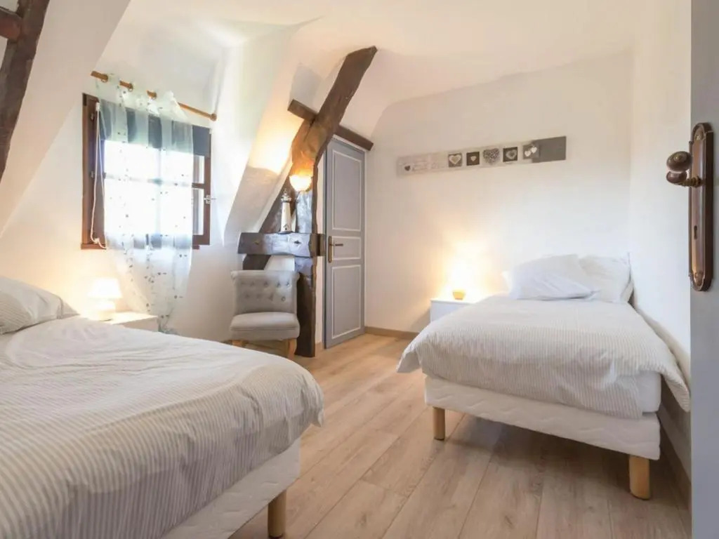 Chaumière Typique en Brière avec Cheminée, WiFi, et Terrasse - Idéal Familles - FR-1-306-1131