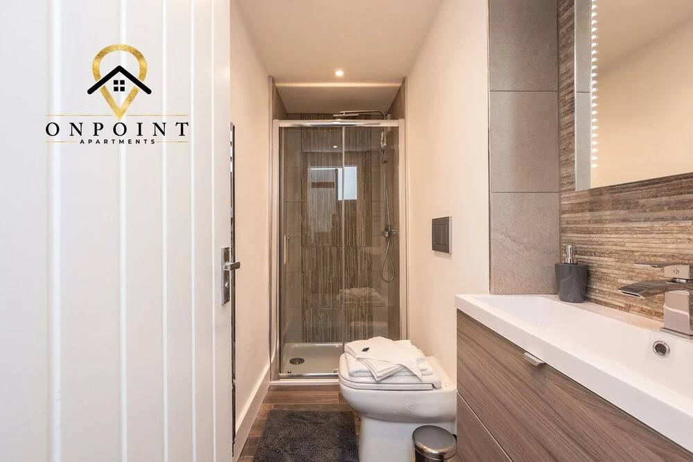 FRESH 2 Bedroom Apt With Parking
