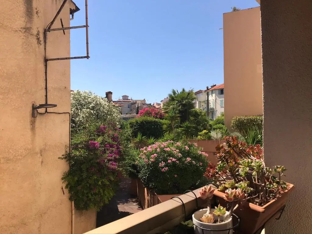 Picasso Studio - Calm & Sunny balcony
