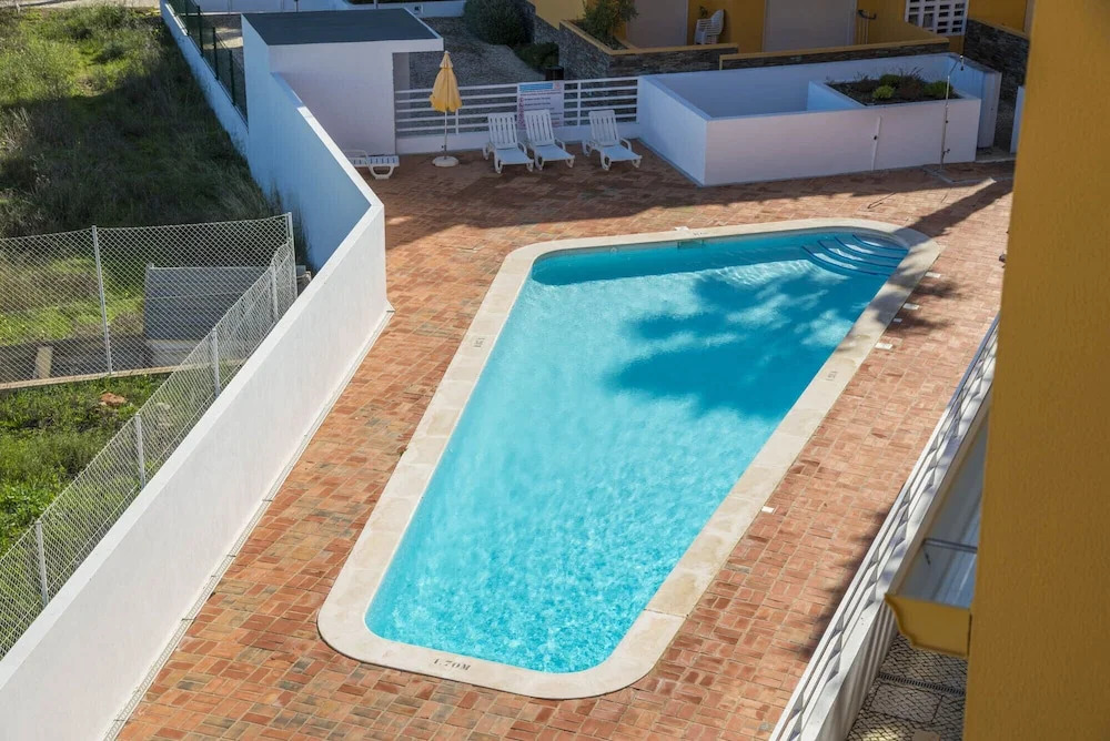 Pool, Wifi, big terrace, Bbq, air con 1200m from the Marginal of Cabanas