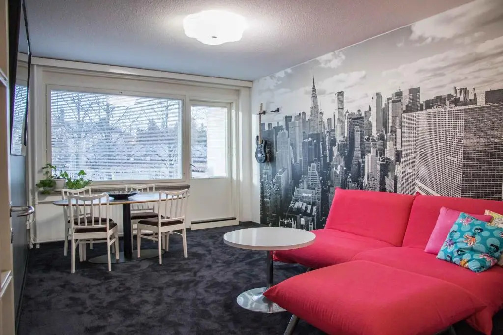 2-bedroom apt. downtown