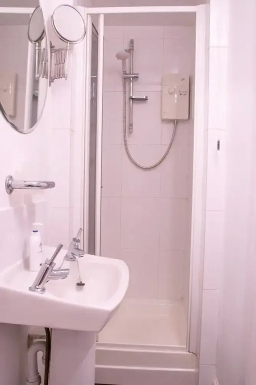 2 Bedroom Property Near Old Town