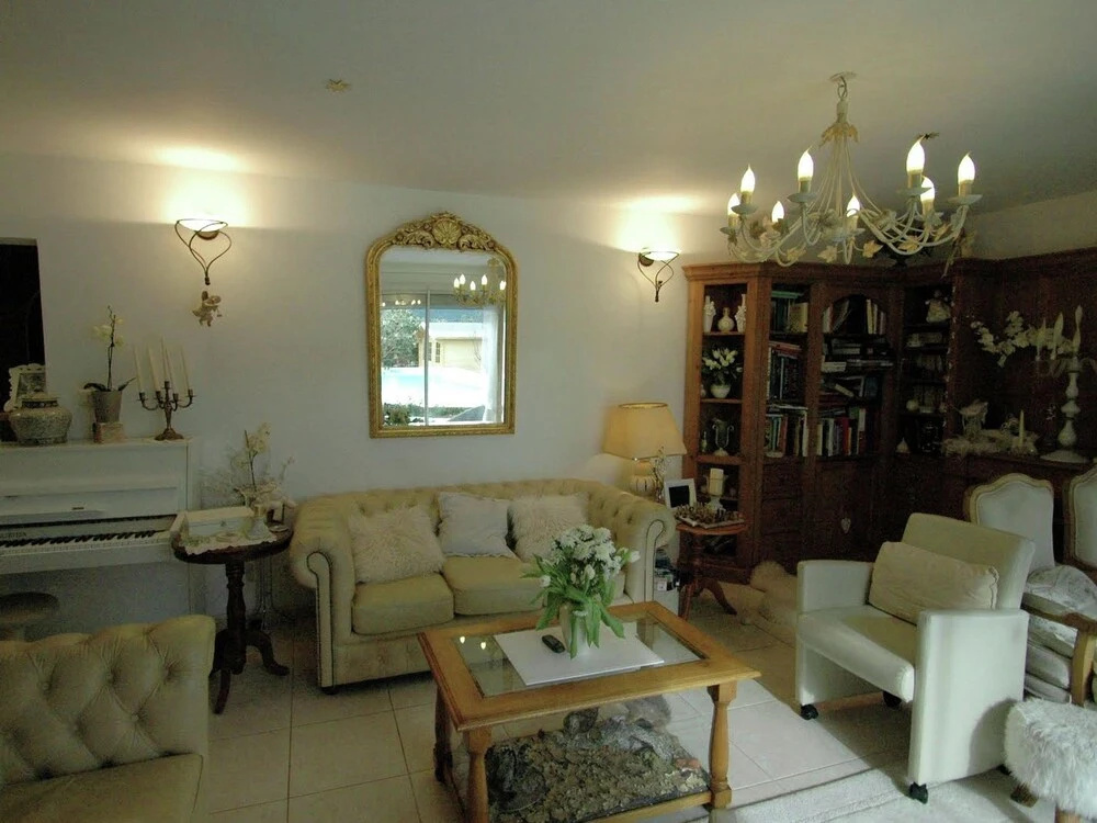 Holiday House With Swimming Pool Near the Beautiful City of Aix-en-provence