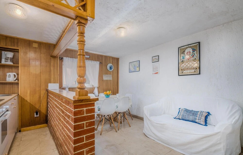 2 Bedroom Gorgeous Home In Baska
