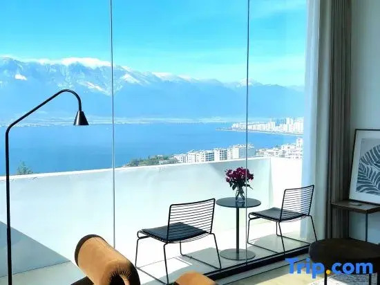 Qiuyue S Bay Light Luxury Homestay
