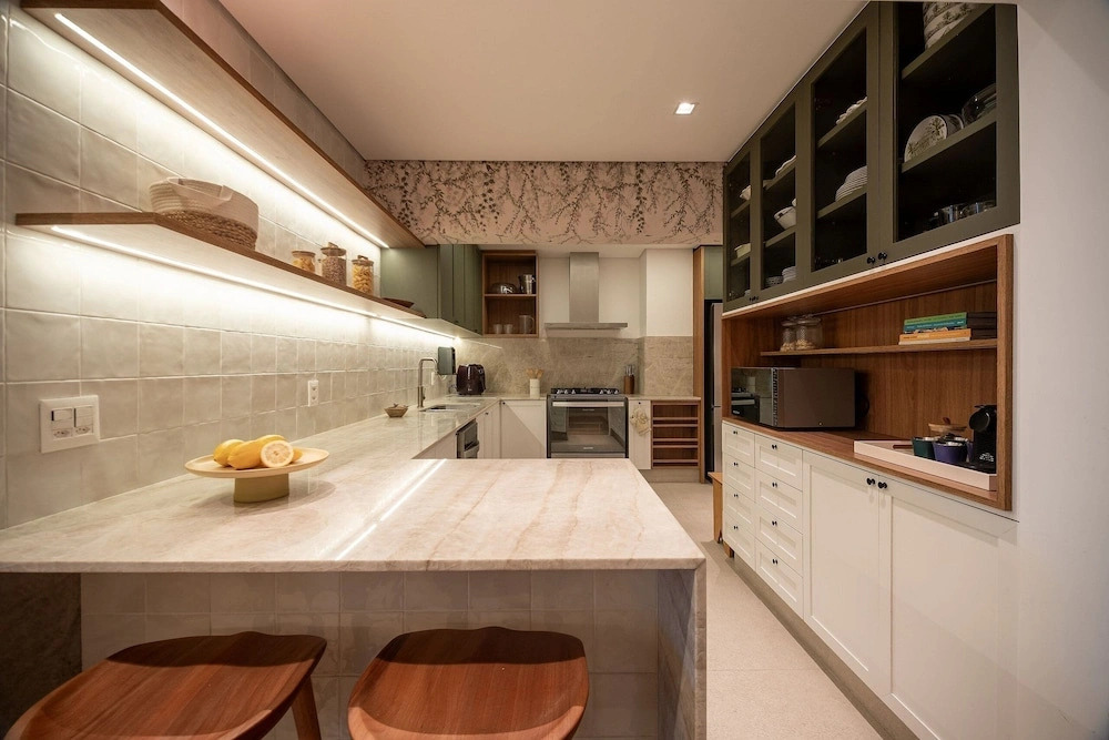 Av. Atlantica 5 Suites, Ocean View, Renovated
