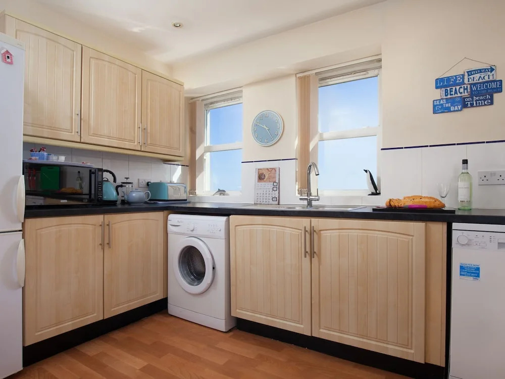 Beautiful Apartment in Torquay With Sea View