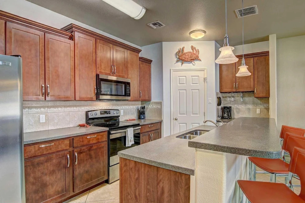 Safe Harbor - 3 Br Townhouse