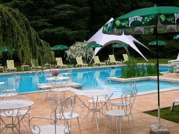 Hôtel-Restaurant "Les Rochers"