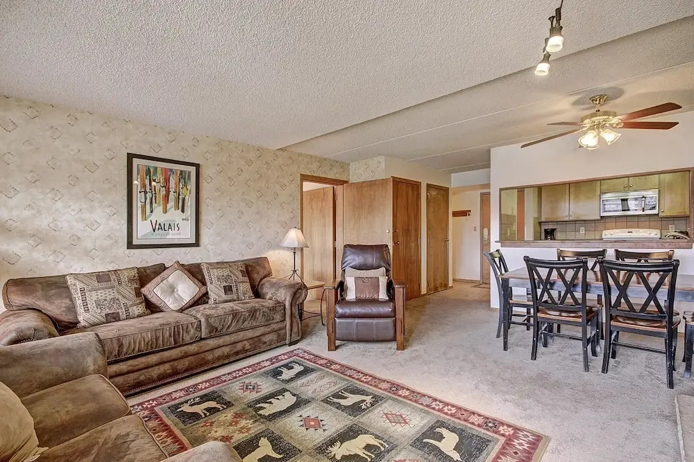 Vs438 And 440H Village Square Condo