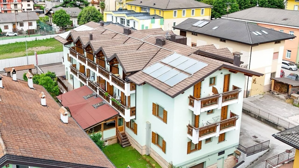 HC Hotel Garni - Rooms and Apartments