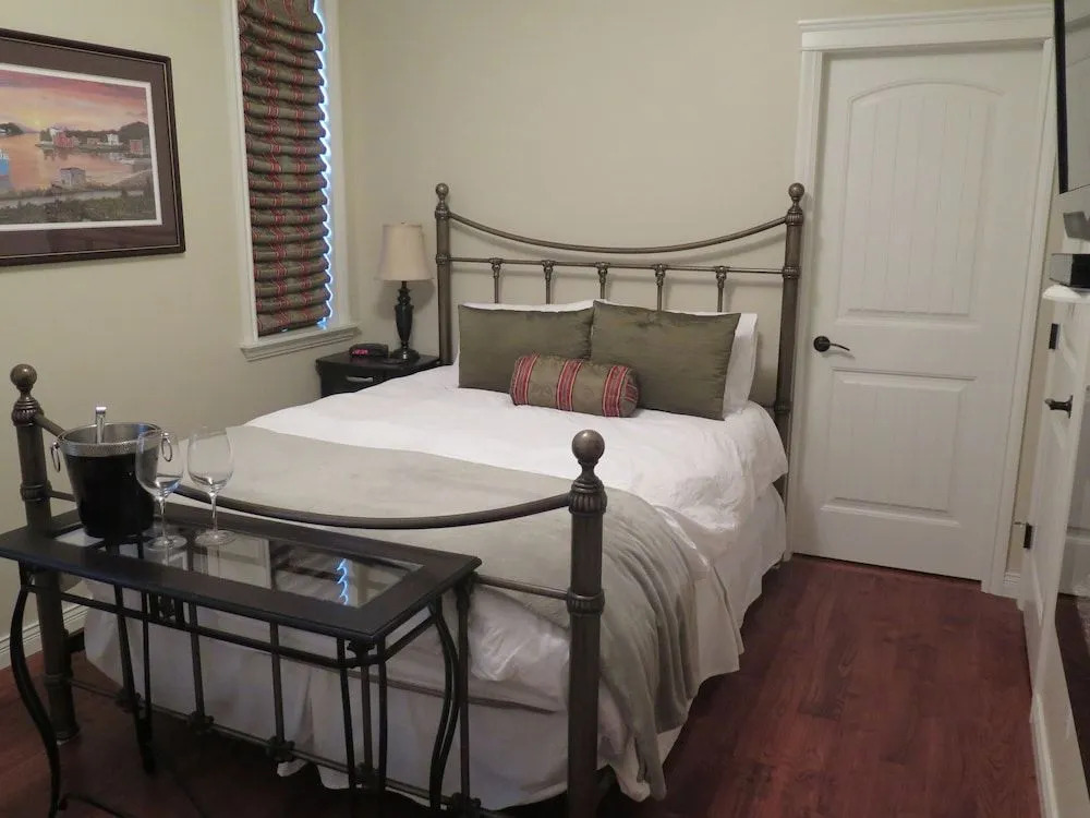 Woodside Inn