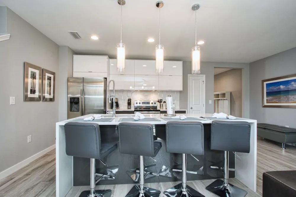 Le Reve 4 Bedroom Townhome w Splashpool - 1203LR