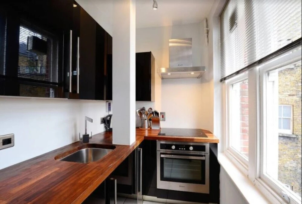 Bright and Central Studio Apartment