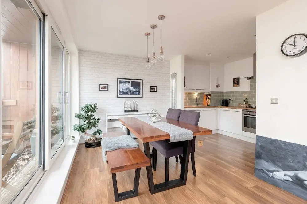 Ultra Stylish 2 Bed/2 Bath with Balcony & Parking