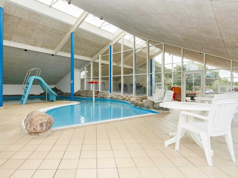 4 person holiday home on a holiday park in Hemmet