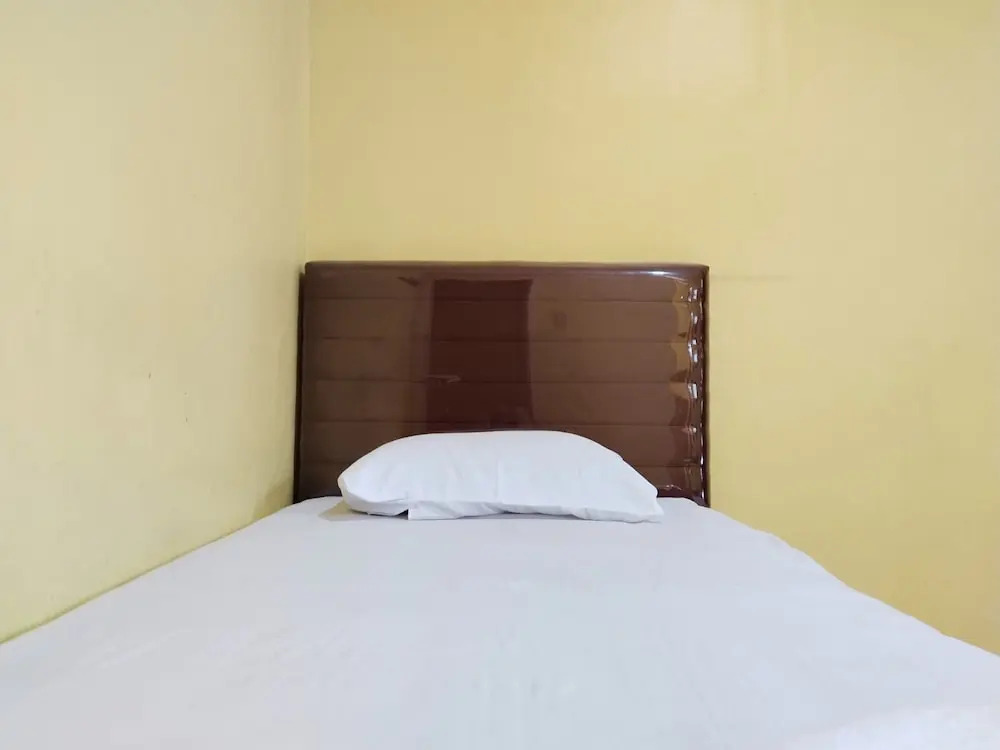 Risqia Homestay Syariah by Cocotel