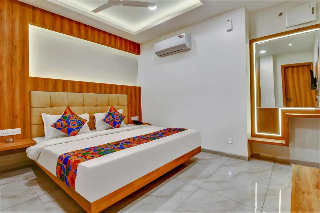 Fabhotel Prime Purple Orchid