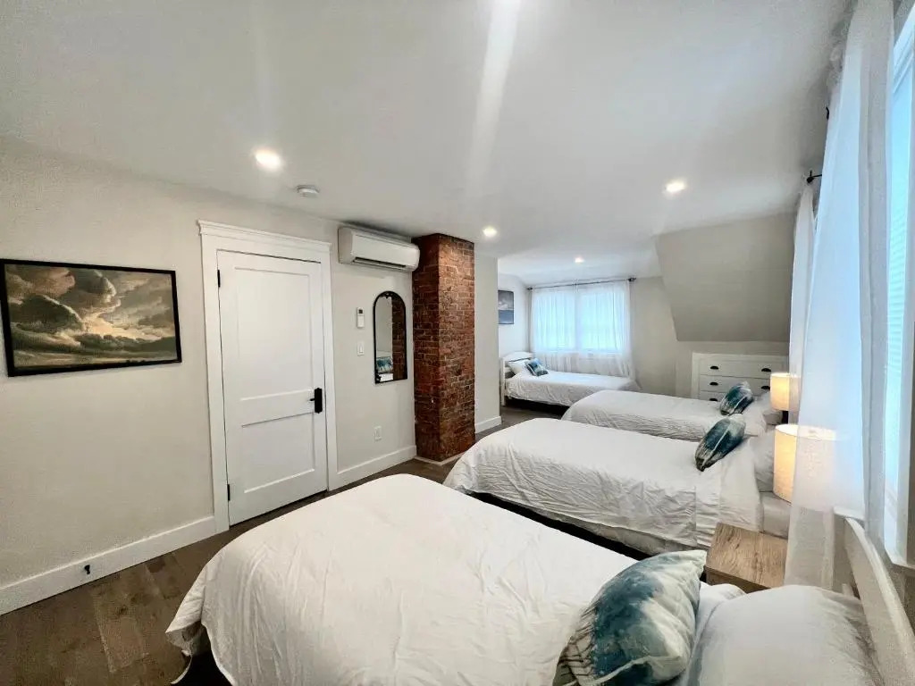 The Reminisce vacation home 5br/3bt,downtown BH