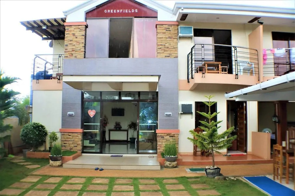 ZEN Rooms Greenfields Inn Bohol