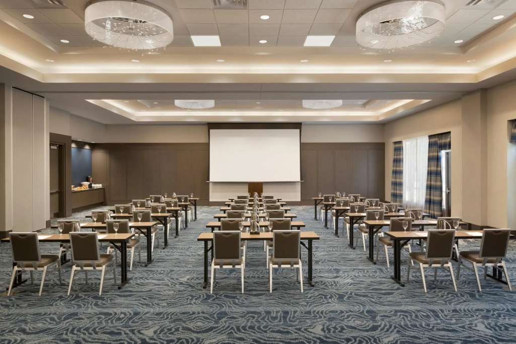 Embassy Suites by Hilton The Woodlands