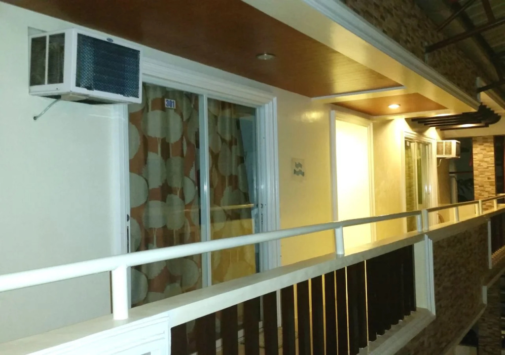 Erikos House