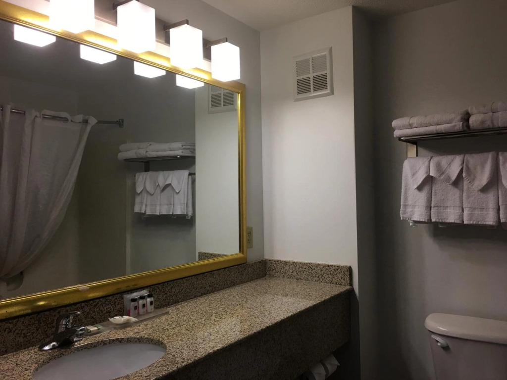Country Inn & Suites by Radisson, Camp Springs Andrews Air Force Base , MD